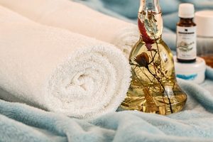 essential oil therapy with towels from a rochester, minnesota spa