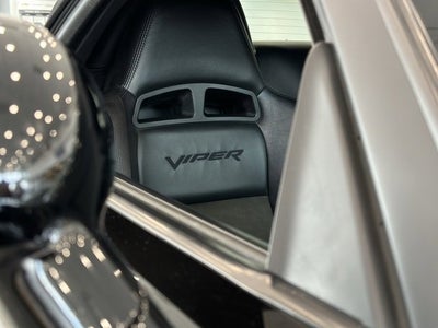 2004 Dodge Viper SRT10