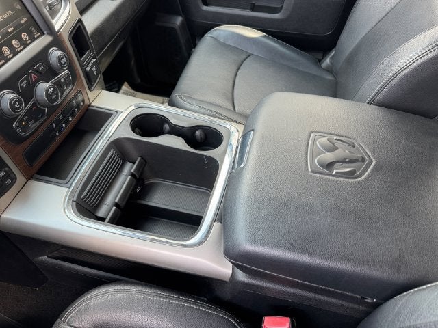 2017 RAM 1500 Laramie Crew Cab 4x4 5'7" Box