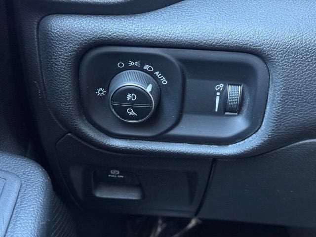 2024 RAM 1500 Big Horn Crew Cab 4x4 5'7" Box