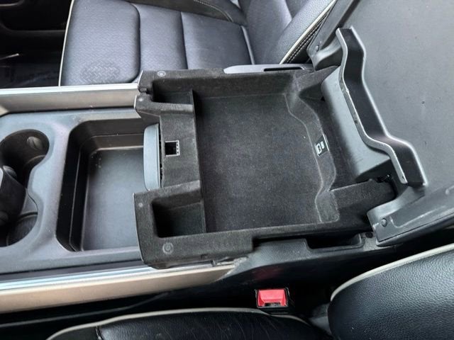 2022 RAM 1500 Laramie Crew Cab 4x4 5'7" Box
