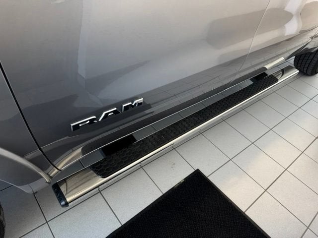 2022 RAM 1500 Laramie Crew Cab 4x4 6'4" Box