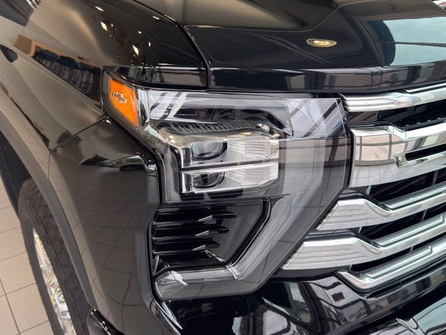 2025 Chevrolet Silverado 3500 HD High Country