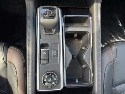 2025 Nissan Pathfinder Platinum 4WD
