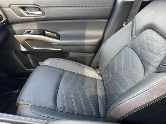 2025 Nissan Pathfinder Platinum 4WD