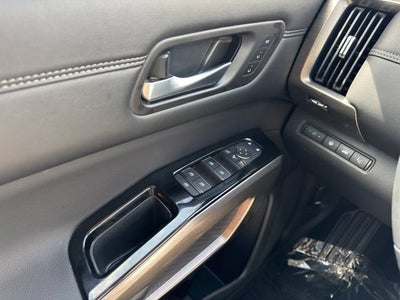 2025 Nissan Pathfinder Platinum 4WD