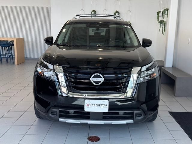 2025 Nissan Pathfinder Platinum 4WD