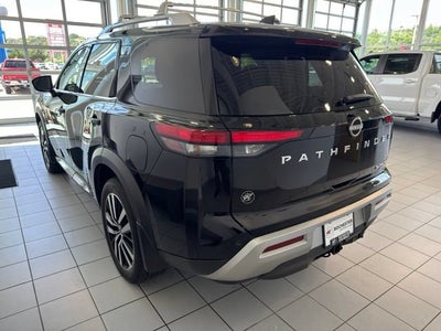 2025 Nissan Pathfinder Platinum 4WD