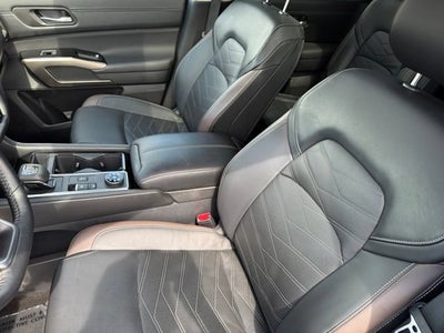 2025 Nissan Pathfinder Platinum 4WD