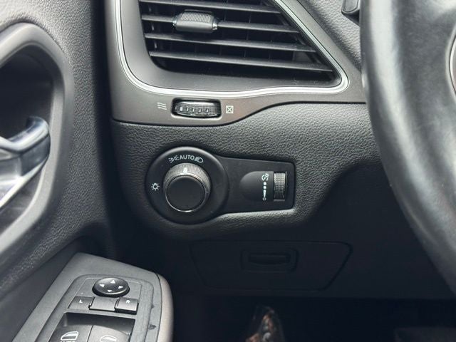 2021 Jeep Cherokee Sport