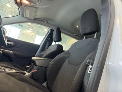 2021 Jeep Cherokee Sport