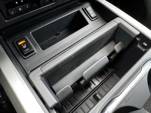 2020 Nissan Titan SV