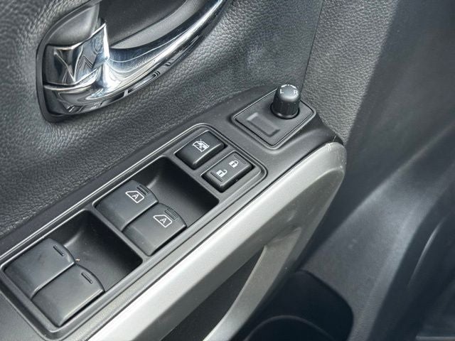 2020 Nissan Titan SV