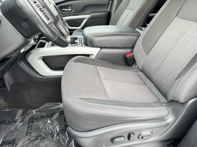 2020 Nissan Titan SV