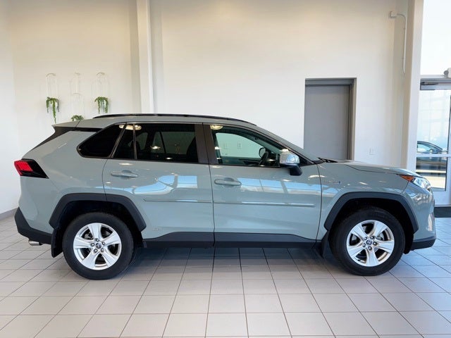2021 Toyota RAV4 Hybrid XLE