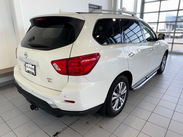 2020 Nissan Pathfinder SL