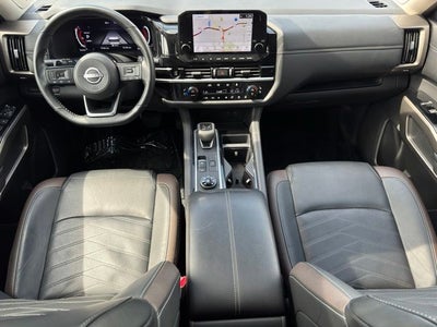 2025 Nissan Pathfinder Platinum