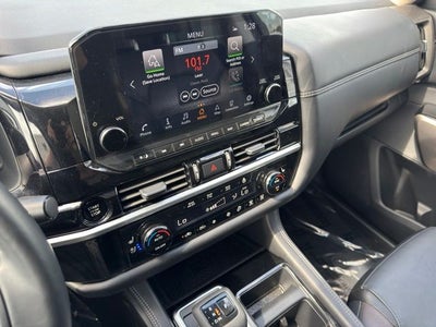 2025 Nissan Pathfinder Platinum