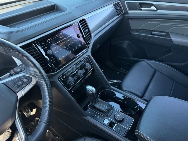 2022 Volkswagen Atlas Cross Sport 2.0T SEL R-Line