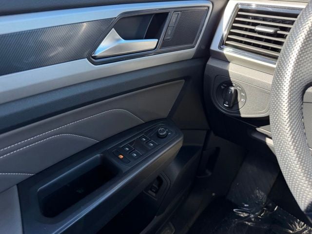 2022 Volkswagen Atlas Cross Sport 2.0T SEL R-Line
