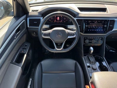 2022 Volkswagen Atlas Cross Sport 2.0T SEL R-Line