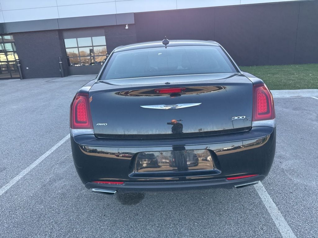 2018 Chrysler 300 S