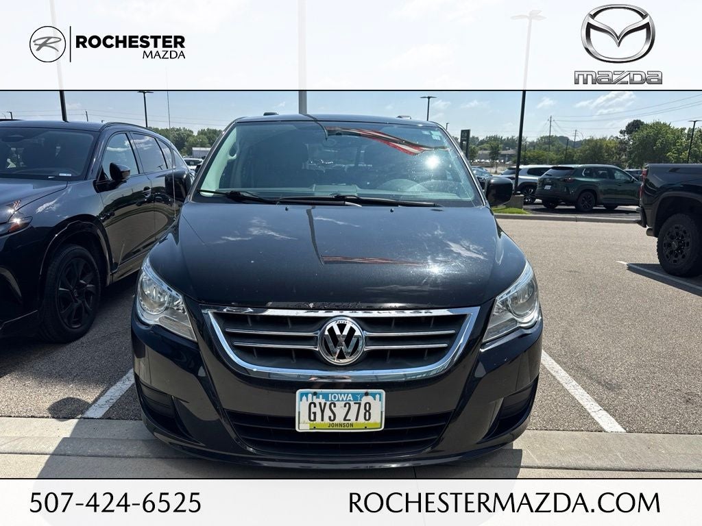 2013 Volkswagen Routan SE
