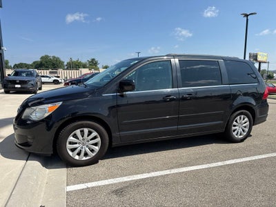 2013 Volkswagen Routan SE