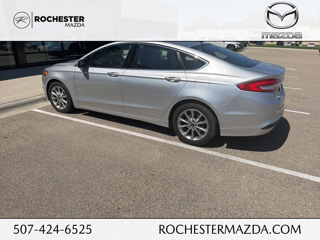 2017 Ford Fusion SE FWD's photo