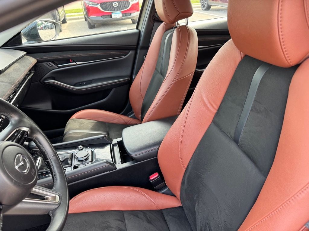 2024 Mazda Mazda3 2.5 Carbon Turbo
