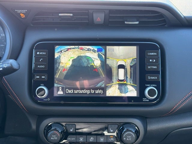 2022 Nissan Kicks SR