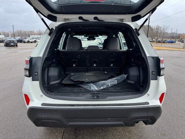 2025 Subaru Forester Base