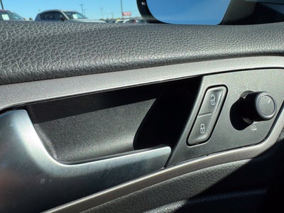 2016 Volkswagen e-Golf SE