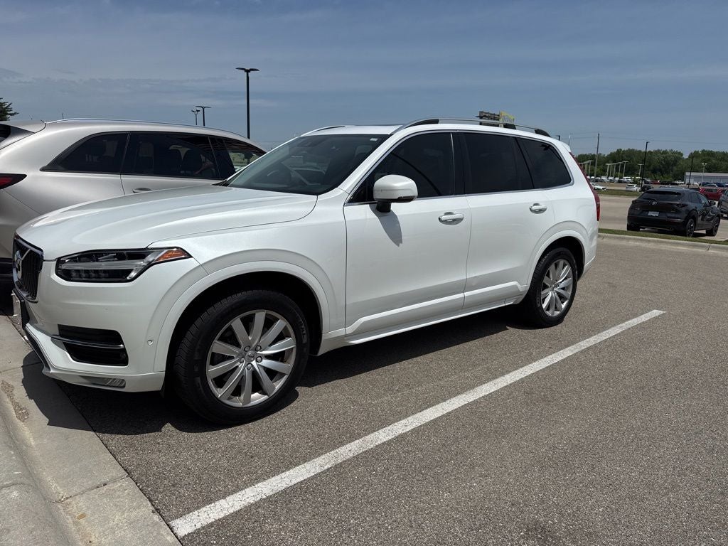 2017 Volvo XC90 T6 Momentum