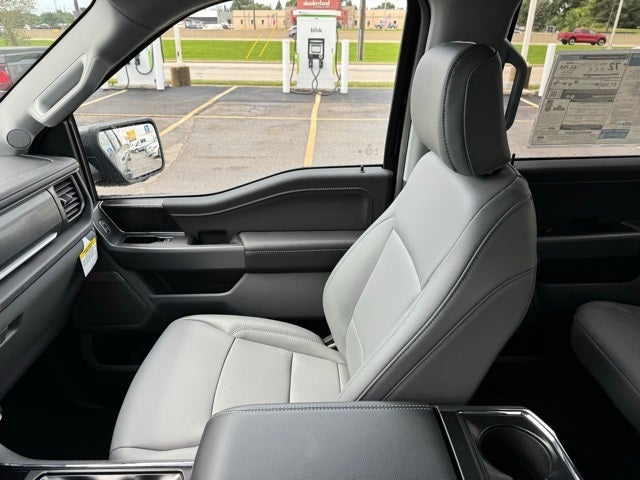 2025 Ford F-150 Lightning Flash w/ Heated Steering Wheel