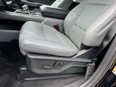 2025 Ford F-150 Lightning Flash w/ Heated Steering Wheel