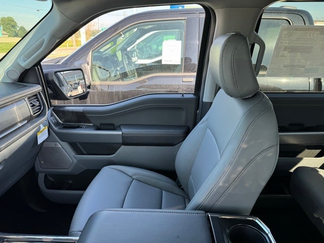 2025 Ford F-150 Lightning Flash w/ Heated Steering Wheel