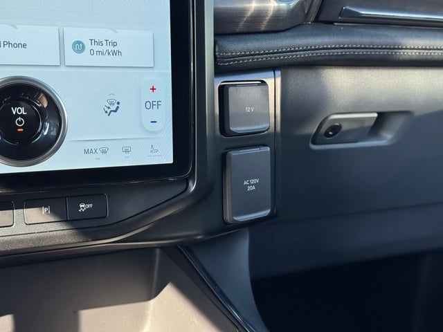 2025 Ford F-150 Lightning Flash w/ Heated Steering Wheel