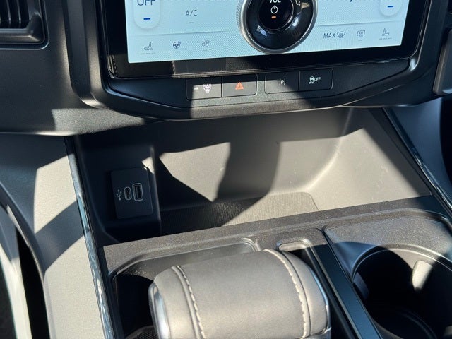 2025 Ford F-150 Lightning Flash w/ Heated Steering Wheel