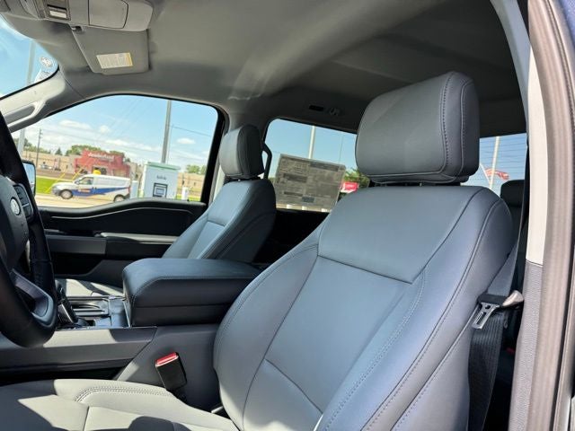 2025 Ford F-150 Lightning Flash w/ Extended Range Battery + Mobile Cord