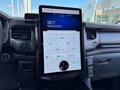 2025 Ford F-150 Lightning Flash w/ Extended Range Battery + Mobile Cord