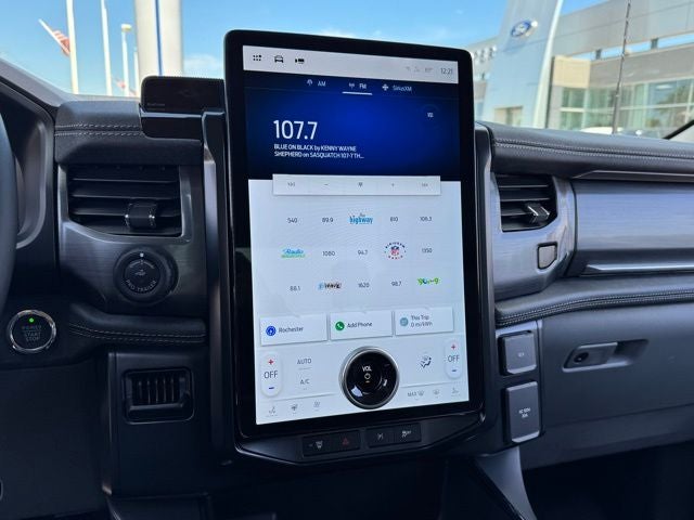 2025 Ford F-150 Lightning Flash w/ Extended Range Battery + Mobile Cord