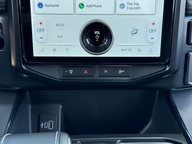 2025 Ford F-150 Lightning Flash w/ Extended Range Battery + Mobile Cord