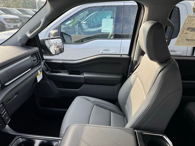 2025 Ford F-150 Lightning Flash w/ Mobile Power Cord + Heated Steering Wheel