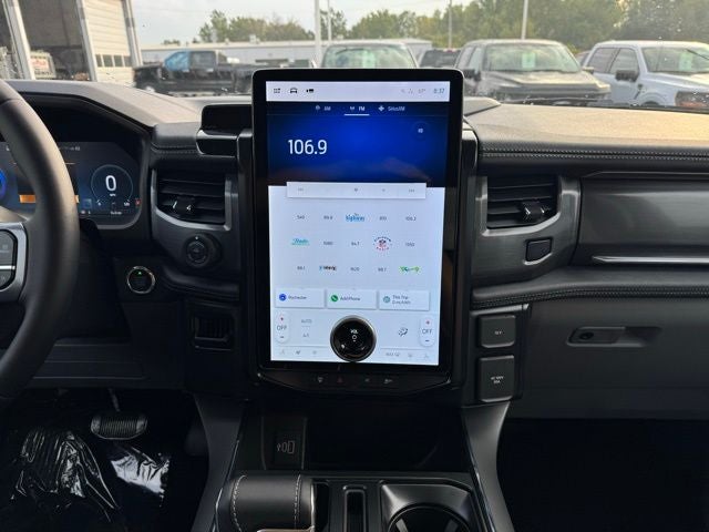 2025 Ford F-150 Lightning Flash w/ Mobile Power Cord + Heated Steering Wheel