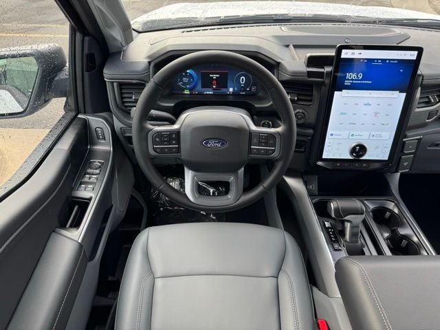 2025 Ford F-150 Lightning Flash w/ Mobile Power Cord + Heated Steering Wheel