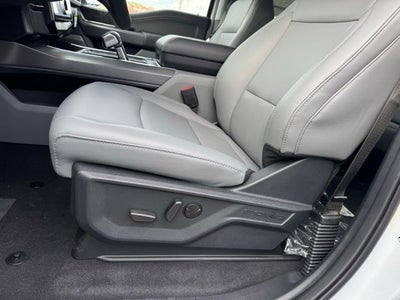 2025 Ford F-150 Lightning Flash w/ Mobile Power Cord + Heated Steering Wheel