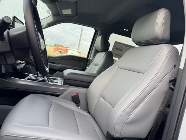 2025 Ford F-150 Lightning Flash w/ Mobile Power Cord + Heated Steering Wheel