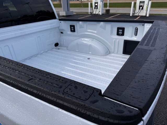 2025 Ford F-150 Lightning Flash w/ Extended Range Batt