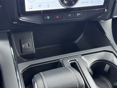 2025 Ford F-150 Lightning Flash w/9.6KW Pro Power Onboard + Max Tow